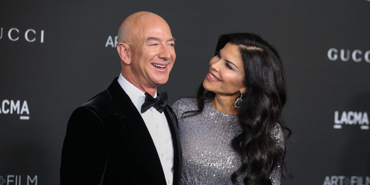 Jeff Bezos And His Girlfriend Lauren Sanchez Are Moving To Miami Heres A Timeline Of Their 7504